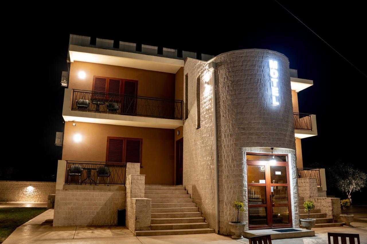 Motel Zeta Lux Mitrovici  外观 照片
