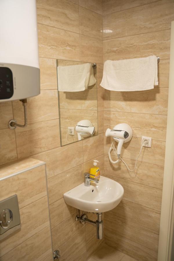 Motel Zeta Lux Mitrovici  外观 照片
