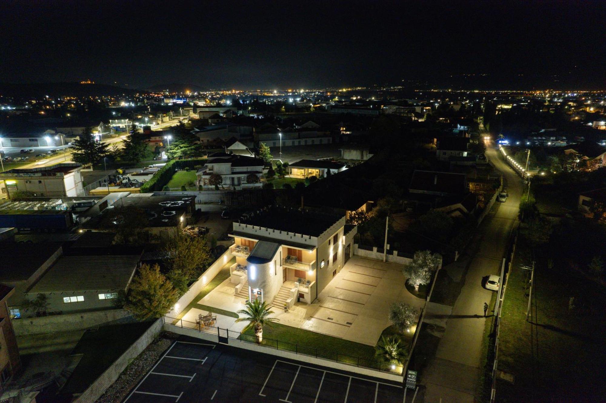 Motel Zeta Lux Mitrovici  外观 照片