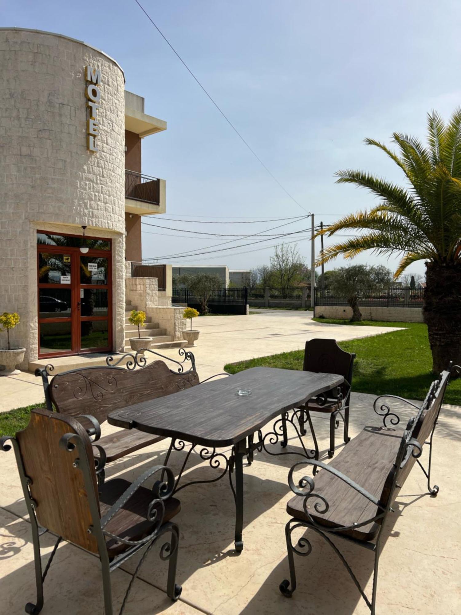 Motel Zeta Lux Mitrovici  外观 照片