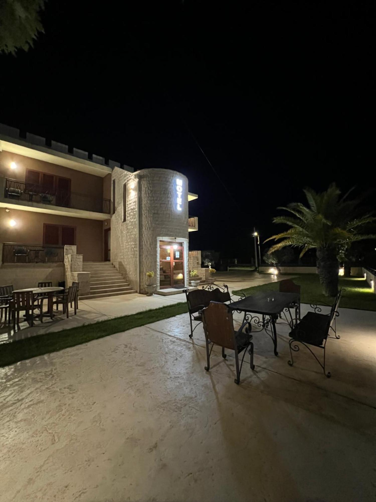 Motel Zeta Lux Mitrovici  外观 照片